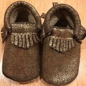 Freshly Picked Moccs - sz 3 - Black/Gold Sparkle